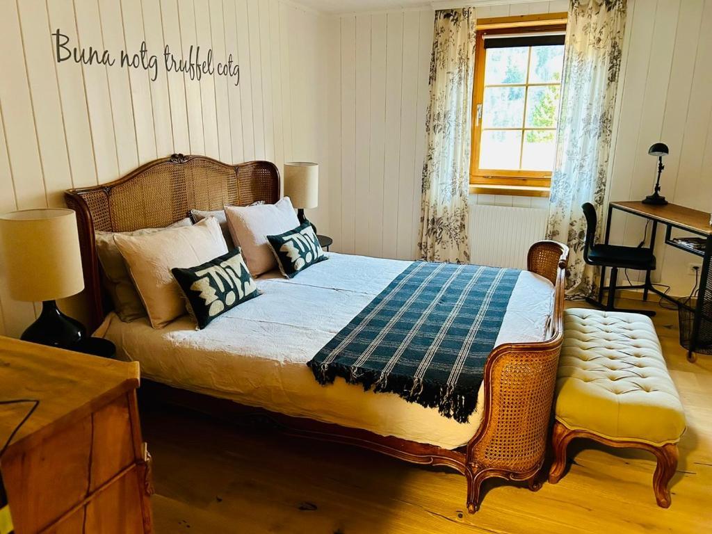 Casa Pasch - Boutique Bed And Breakfast In Cumpadials Sumvitg Exteriör bild